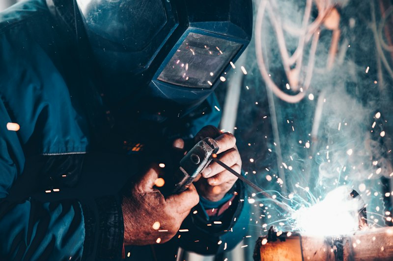Helical gear pitting guide